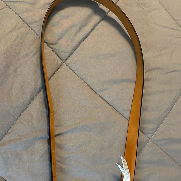 Kohl's Black and Tan Leather Belt - Picture 4 of 5